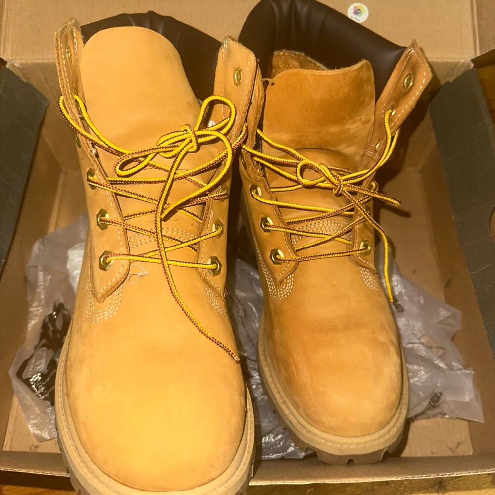 Tan Timbs Timberland boot